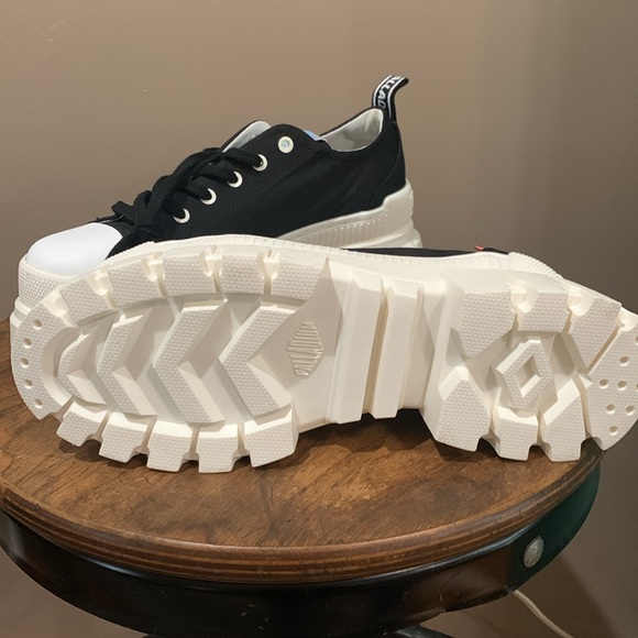 Palladium - Free People - ‘Revolt LO TX’ Boots - Slightly Imperfect - Picture 6 of 6